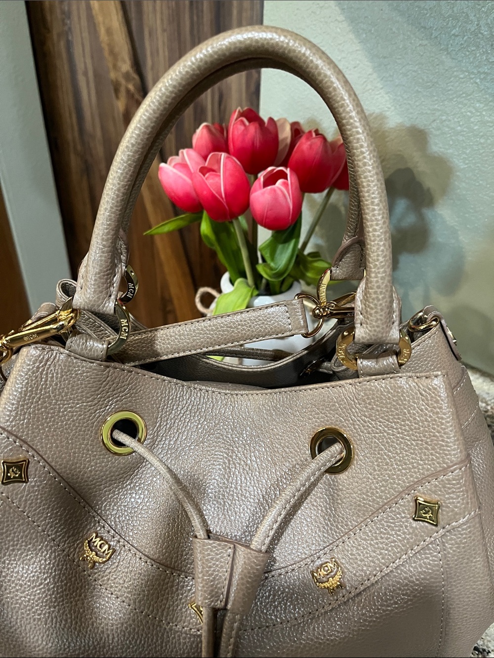 MCM leather 2 way Stylish Drawstring Bucket Bag - Picture 3 of 14
